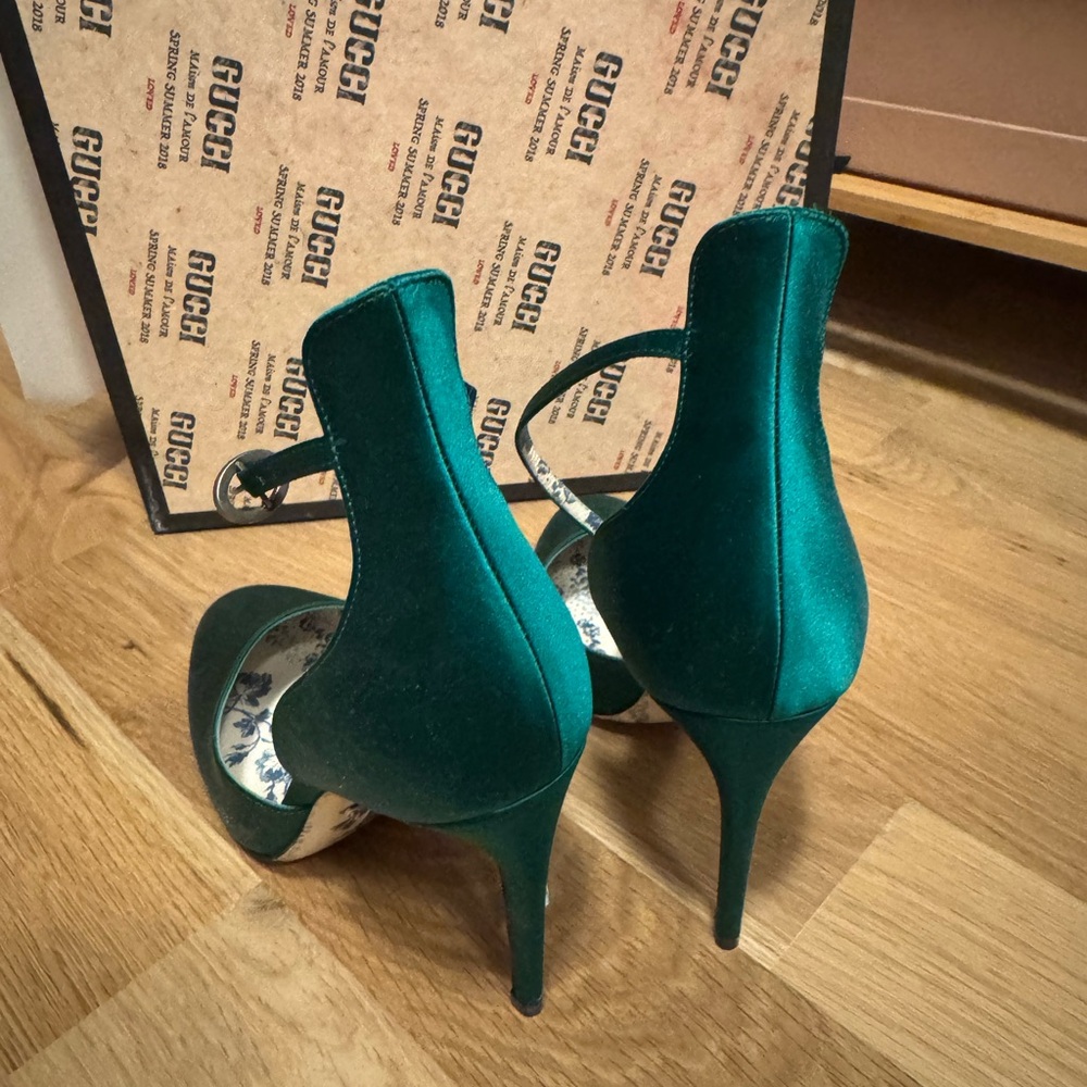 Gucci Women's Emerald Satin Heels - Picture 4 of 4